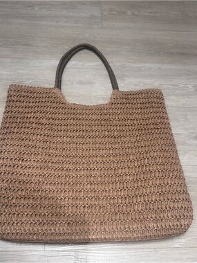 Woven Straw Tote Bag in Brown - Lightweight Everyday Carry